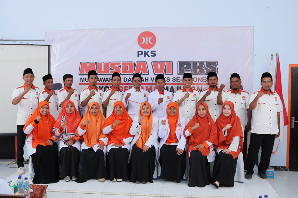 Foto bersama usai MUSDA VI PKS Dompu